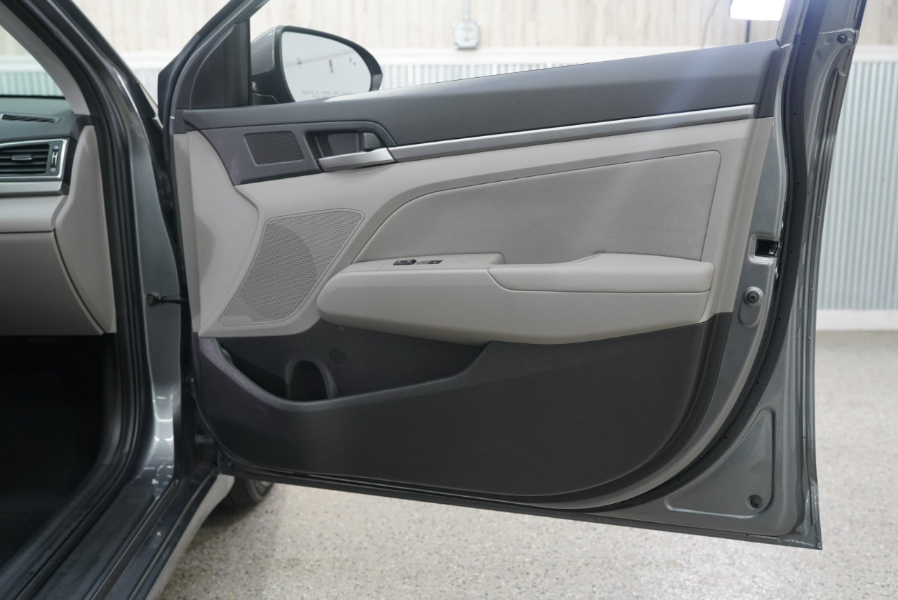 Hyundai Elantra SEL 2.0L Auto 2018