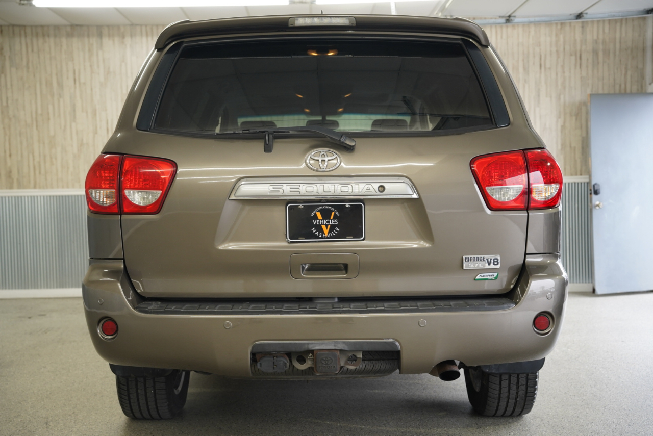 Toyota Sequoia 4WD LV8 FFV 6-Spd AT Platinum (Natl) 2011
