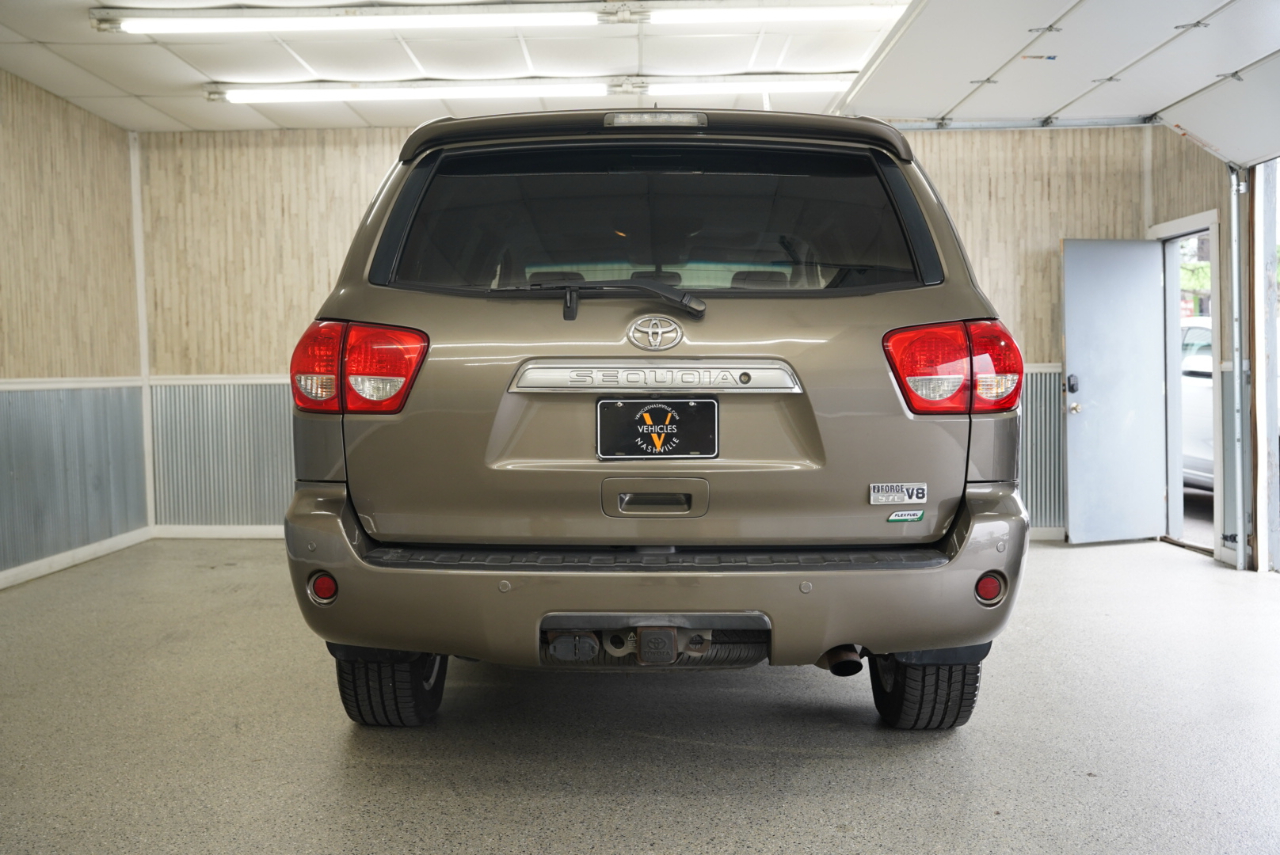 Toyota Sequoia 4WD LV8 FFV 6-Spd AT Platinum (Natl) 2011