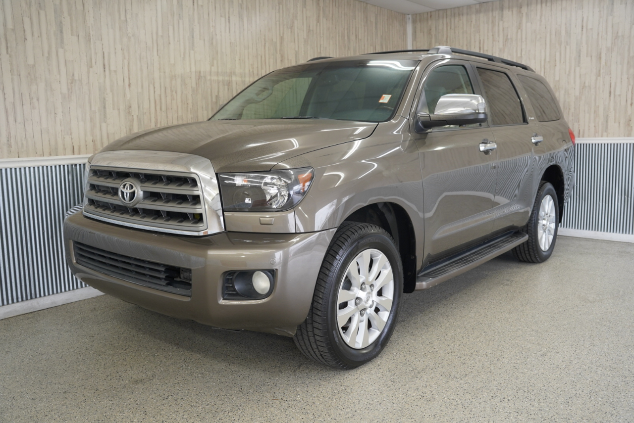 Toyota Sequoia 4WD LV8 FFV 6-Spd AT Platinum (Natl) 2011