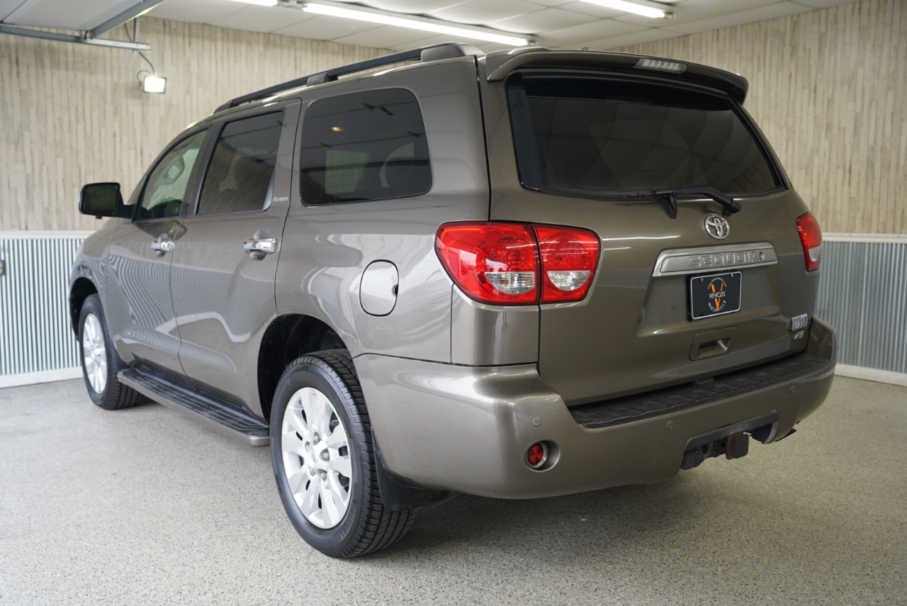 Toyota Sequoia 4WD LV8 FFV 6-Spd AT Platinum (Natl) 2011