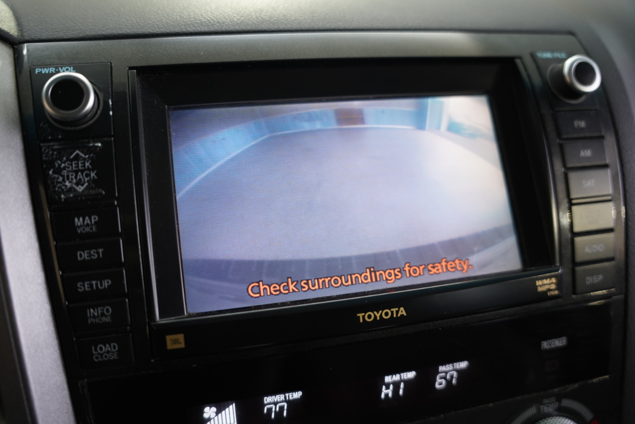 Toyota Sequoia 4WD LV8 FFV 6-Spd AT Platinum (Natl) 2011