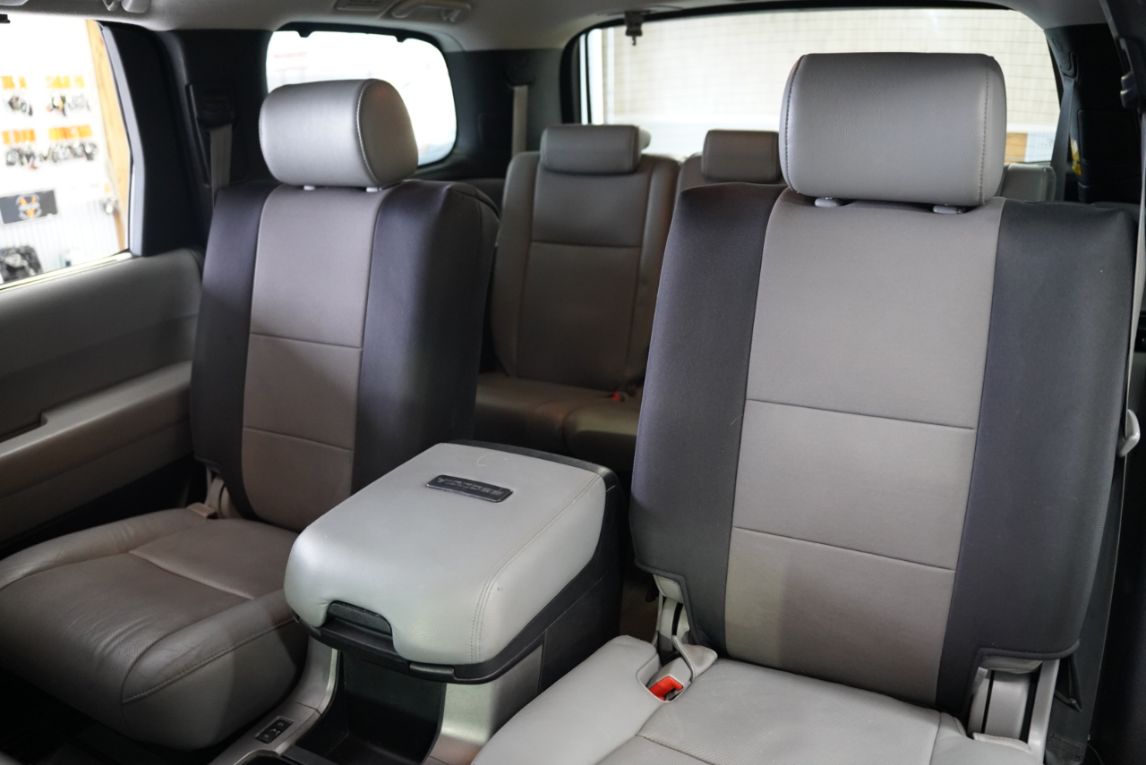 Toyota Sequoia 4WD LV8 FFV 6-Spd AT Platinum (Natl) 2011