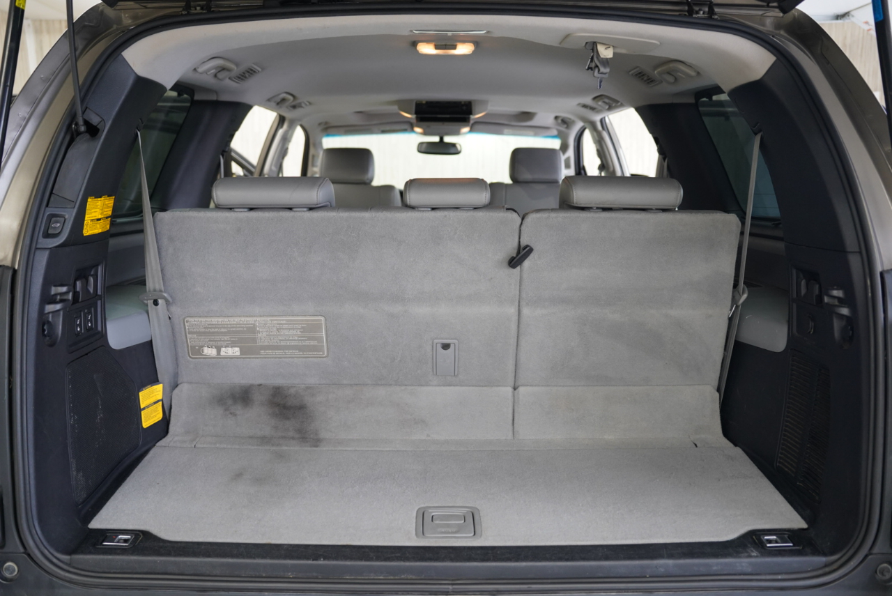 Toyota Sequoia 4WD LV8 FFV 6-Spd AT Platinum (Natl) 2011