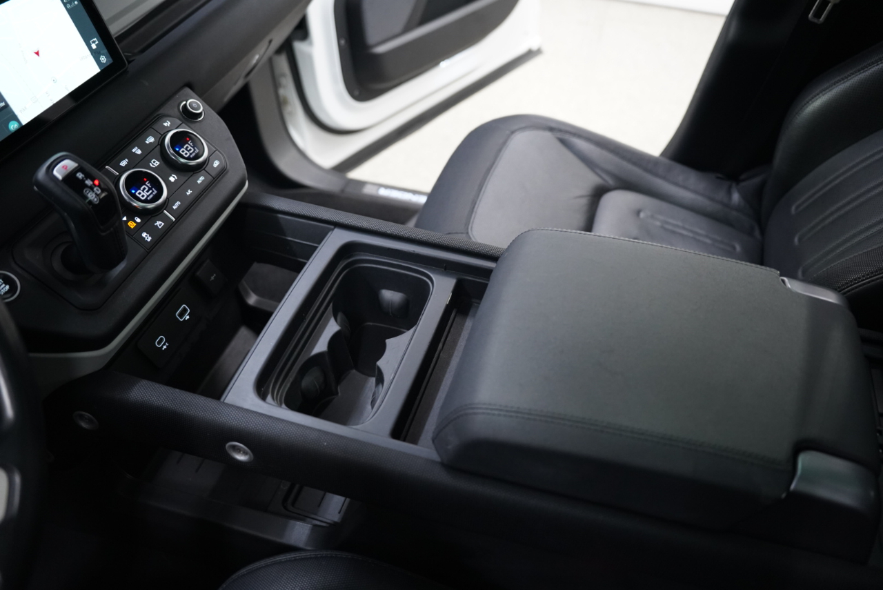 Land Rover Defender 110 X-Dynamic SE AWD 2021