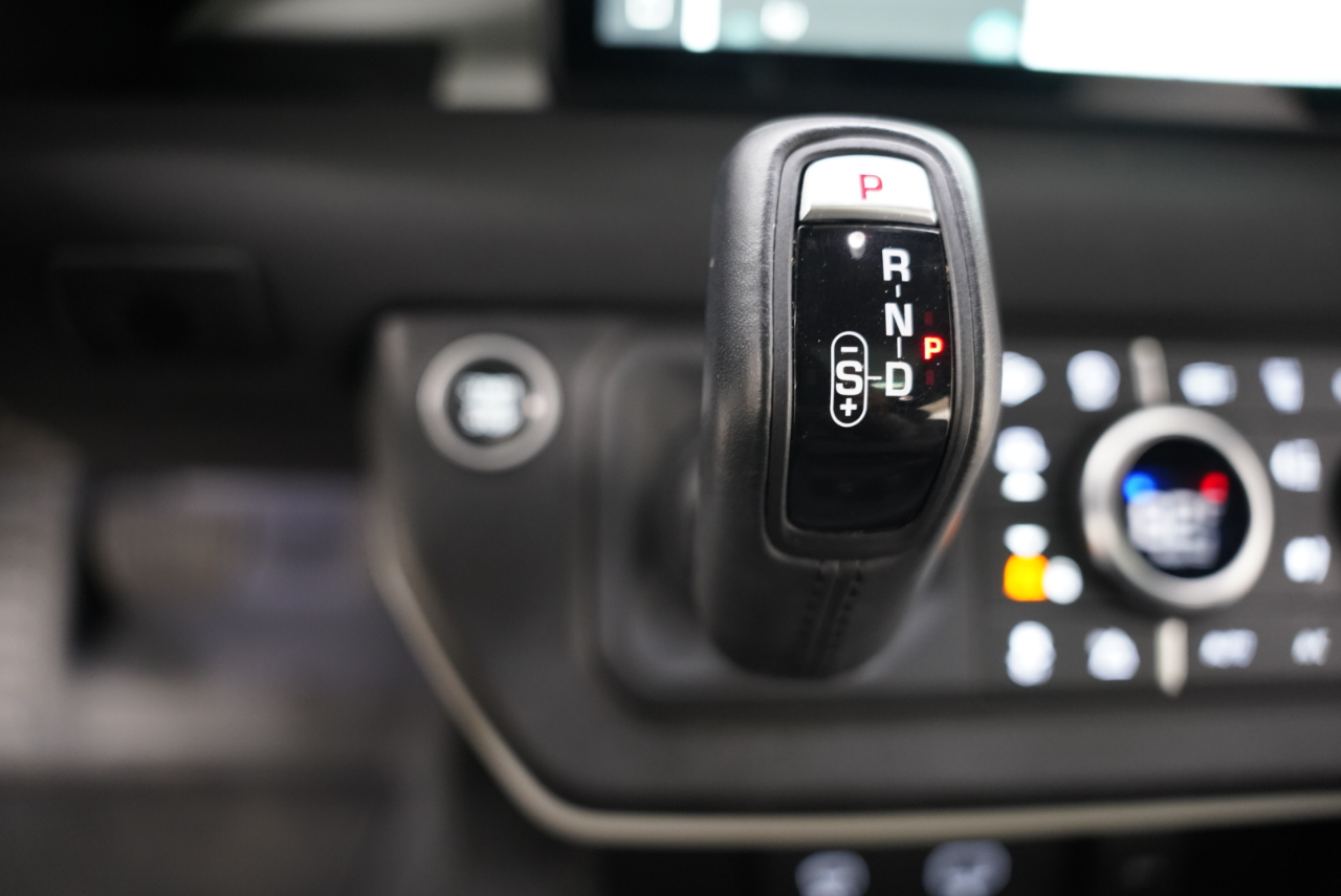 Land Rover Defender 110 X-Dynamic SE AWD 2021