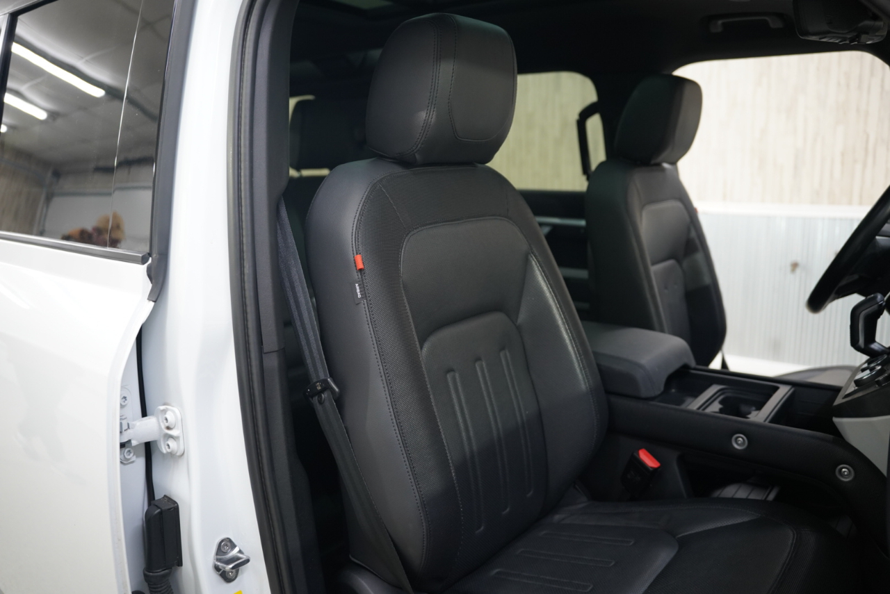 Land Rover Defender 110 X-Dynamic SE AWD 2021