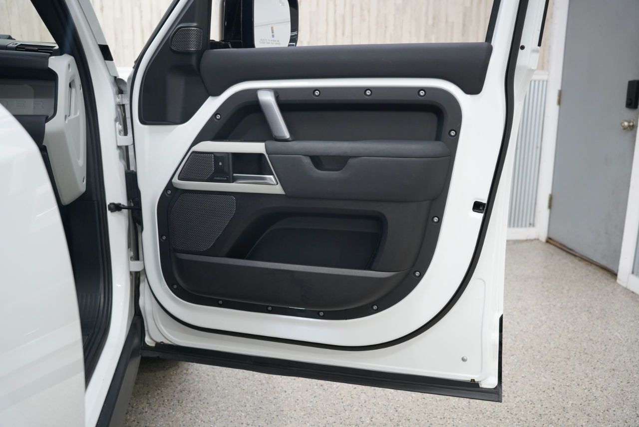 Land Rover Defender 110 X-Dynamic SE AWD 2021