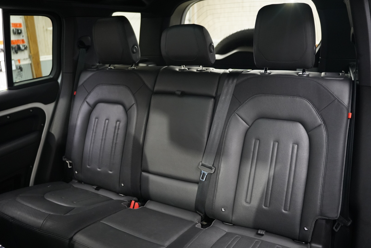 Land Rover Defender 110 X-Dynamic SE AWD 2021