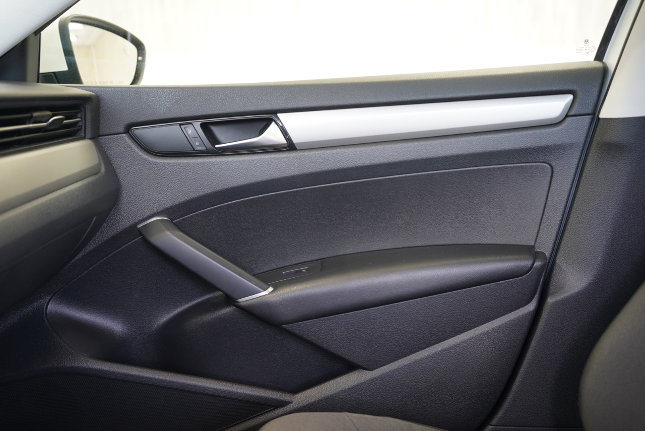 Volkswagen Passat 2.0T S Auto 2021