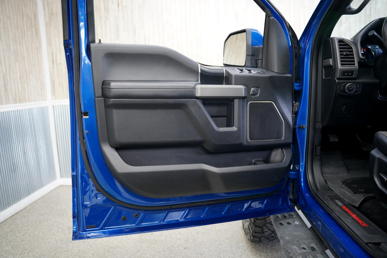 Ford F-150 Raptor 4WD SuperCrew 5.5' Box 2017