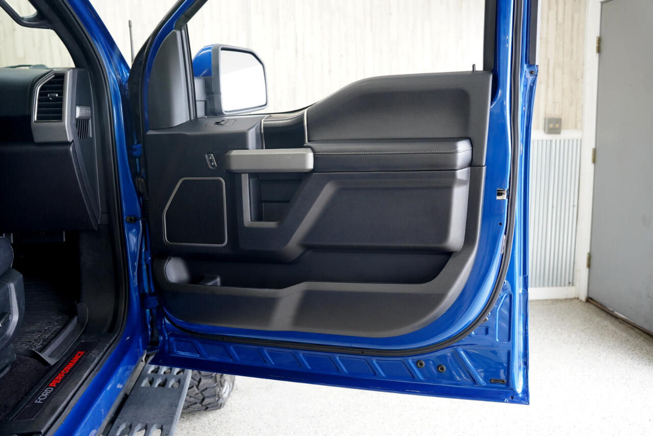 Ford F-150 Raptor 4WD SuperCrew 5.5' Box 2017