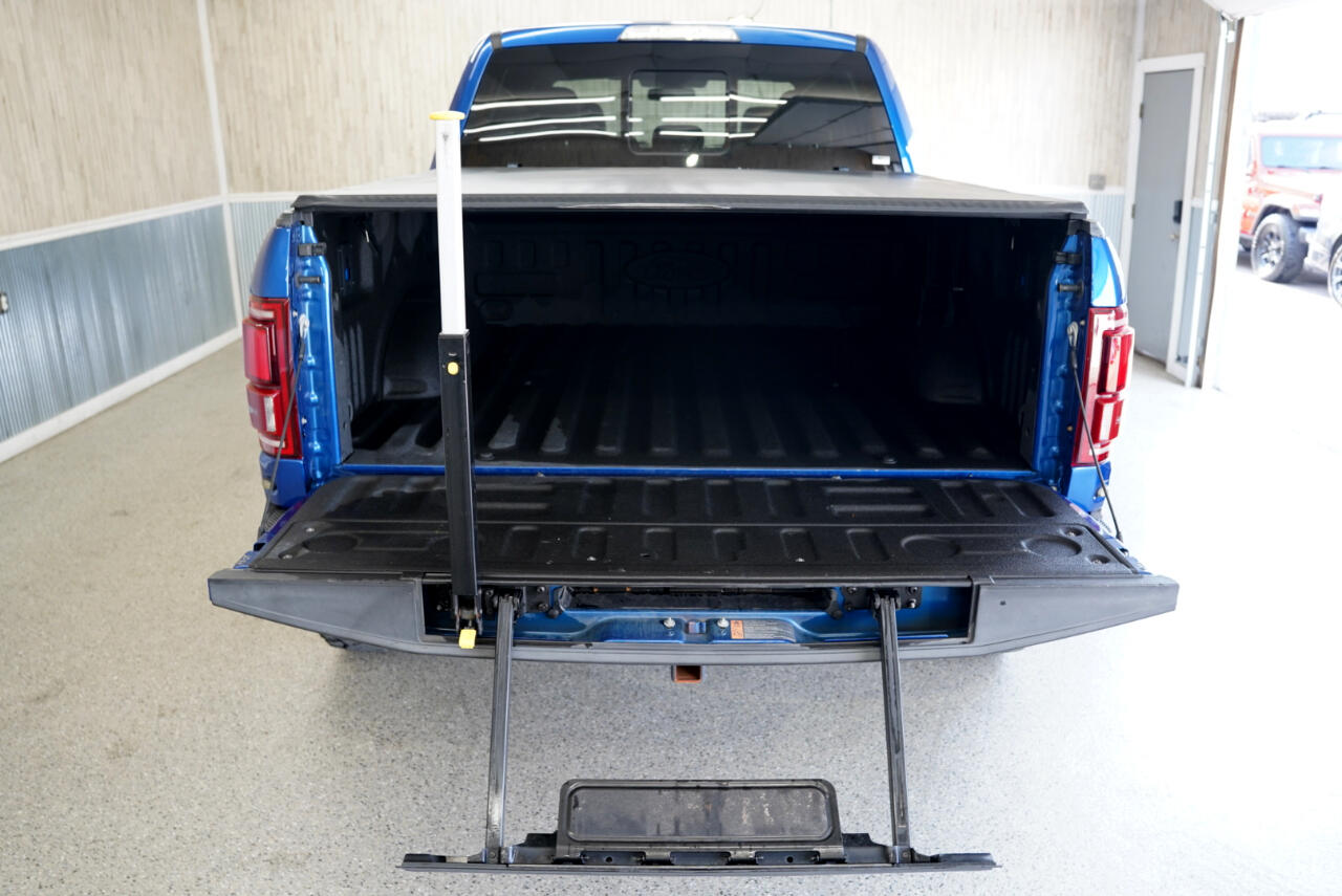 Ford F-150 Raptor 4WD SuperCrew 5.5' Box 2017