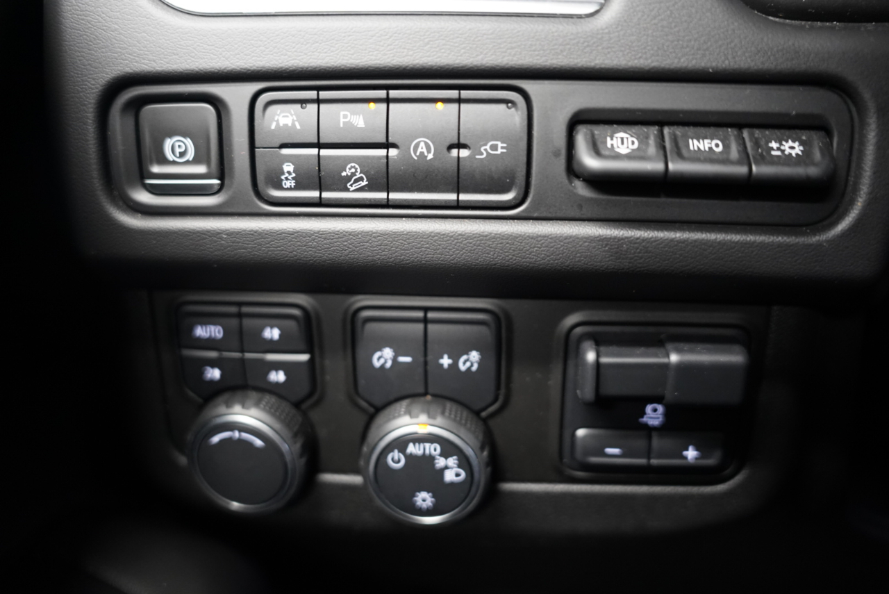 Chevrolet Tahoe 4WD 4dr High Country 2021