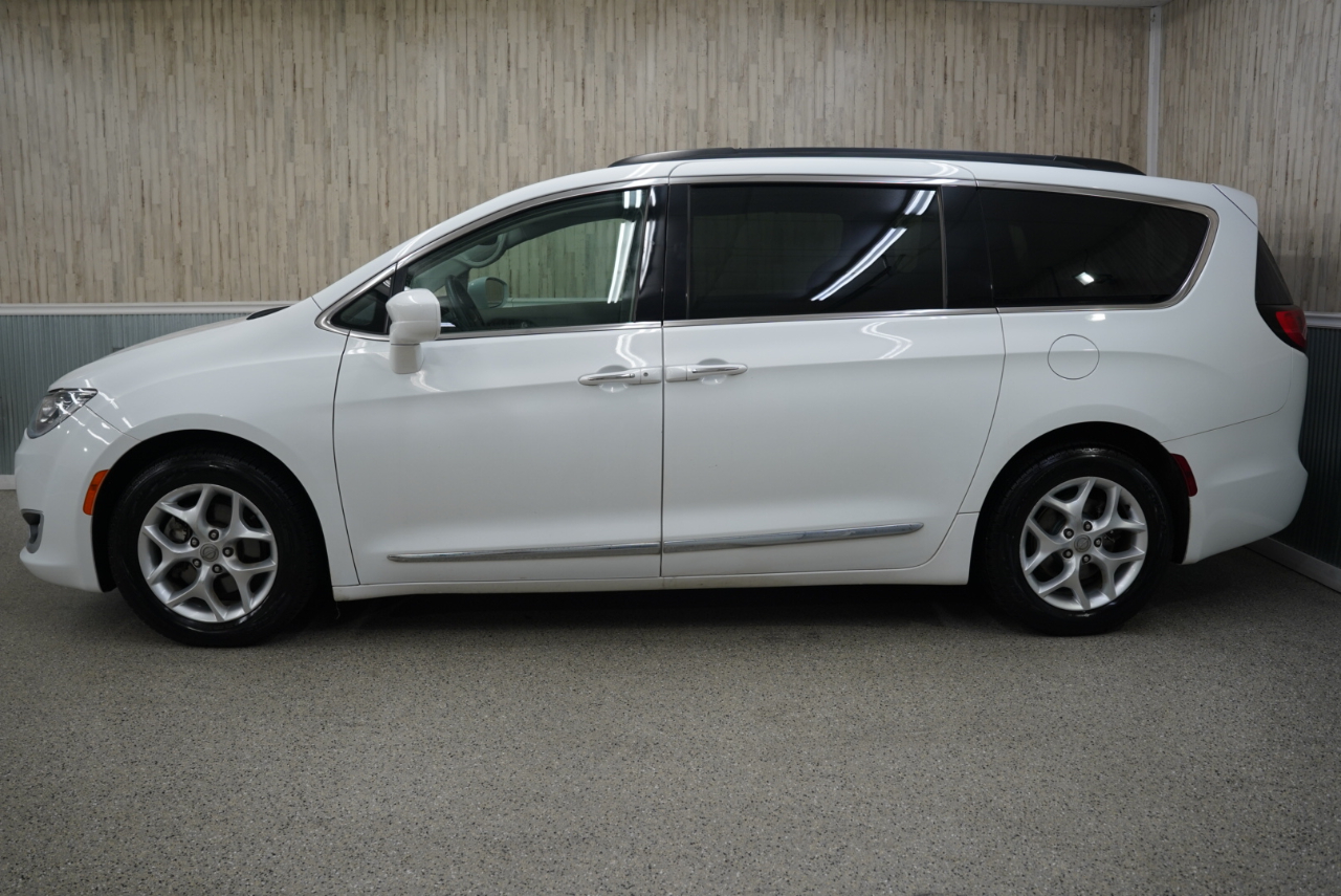 Chrysler Pacifica Touring-L FWD 2017