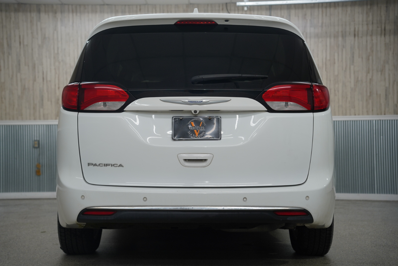 Chrysler Pacifica Touring-L FWD 2017