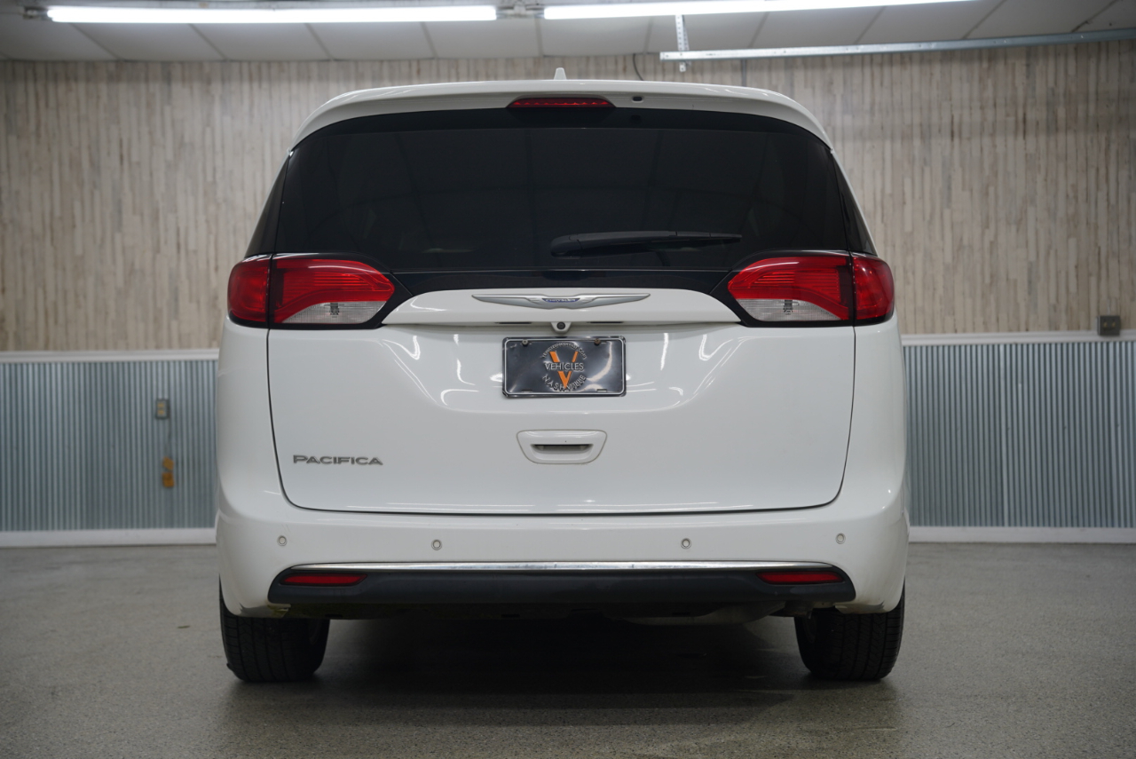 Chrysler Pacifica Touring-L FWD 2017