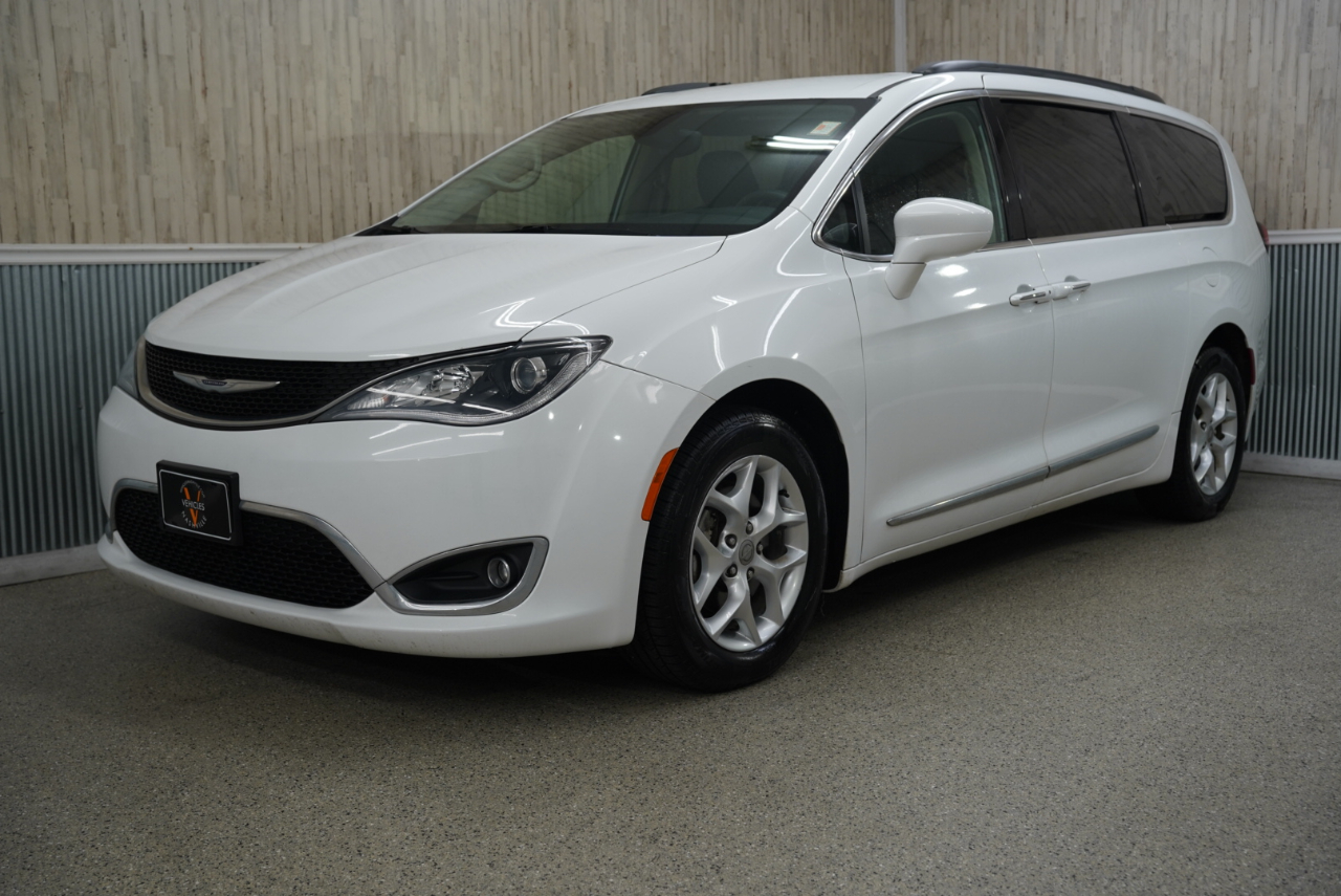 Chrysler Pacifica Touring-L FWD 2017