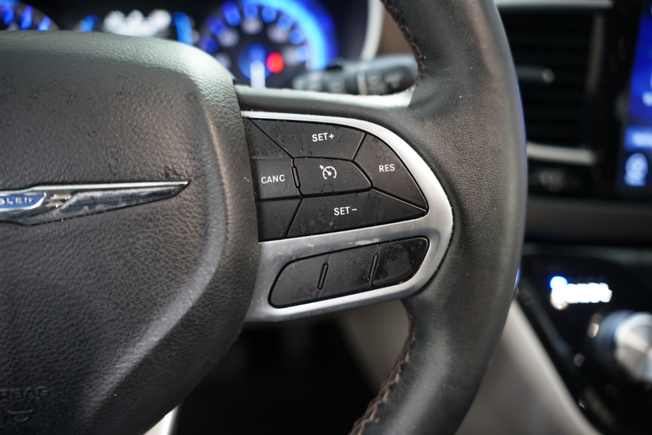 Chrysler Pacifica Touring-L FWD 2017