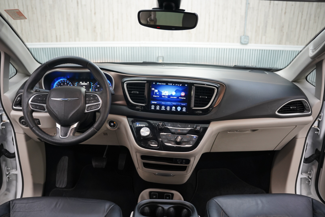 Chrysler Pacifica Touring-L FWD 2017