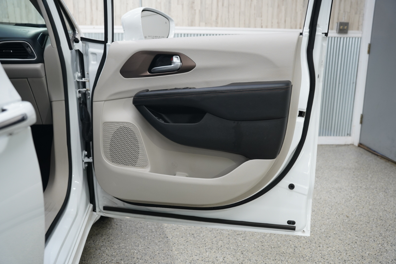 Chrysler Pacifica Touring-L FWD 2017