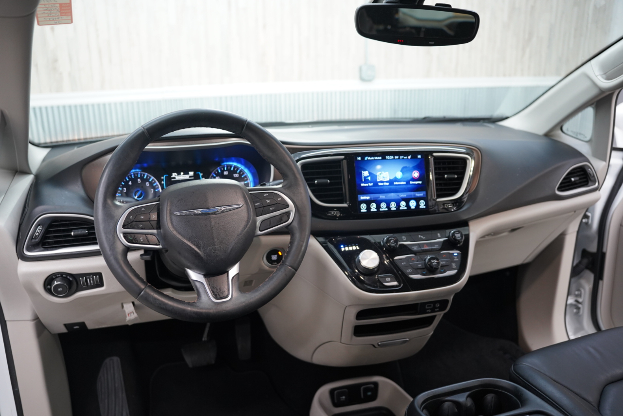 Chrysler Pacifica Touring-L FWD 2017