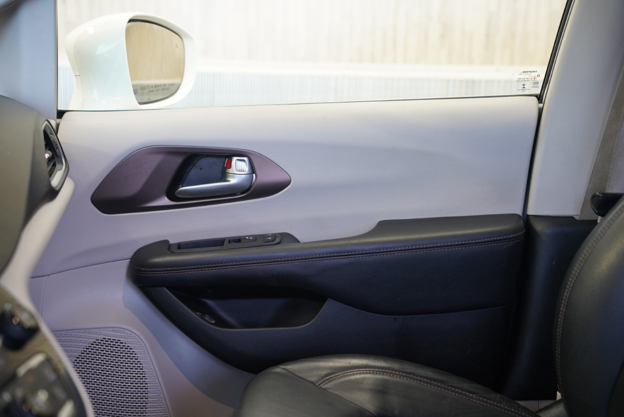 Chrysler Pacifica Touring-L FWD 2017