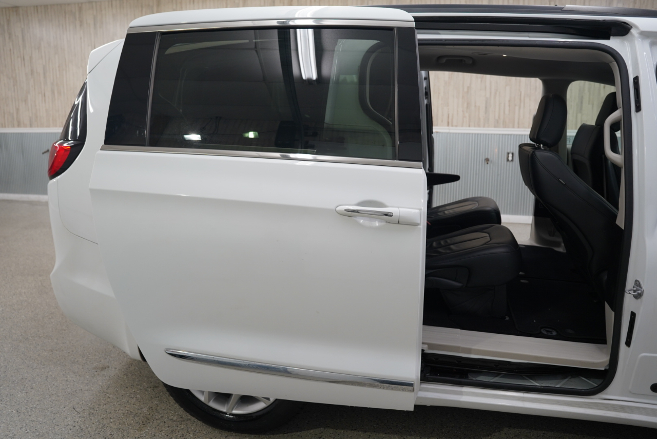 Chrysler Pacifica Touring-L FWD 2017