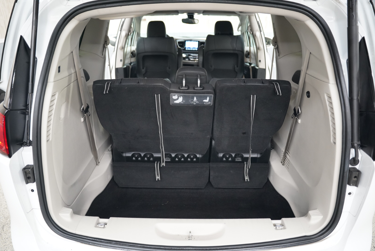 Chrysler Pacifica Touring-L FWD 2017