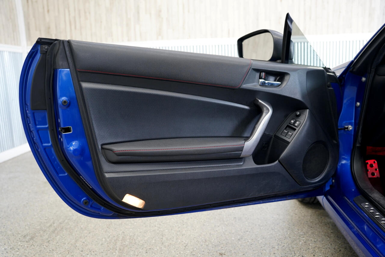 Subaru BRZ 2dr Cpe Man Limited 2015