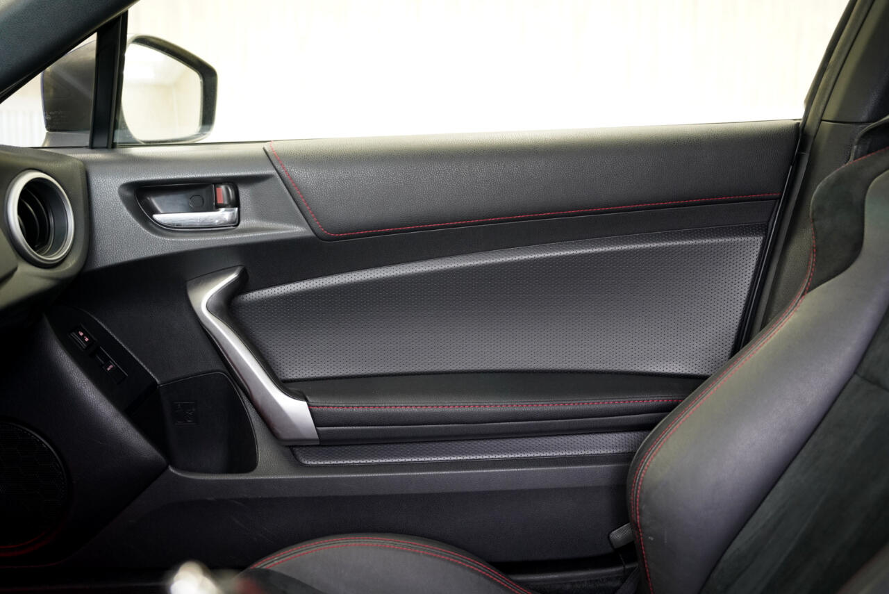 Subaru BRZ 2dr Cpe Man Limited 2015