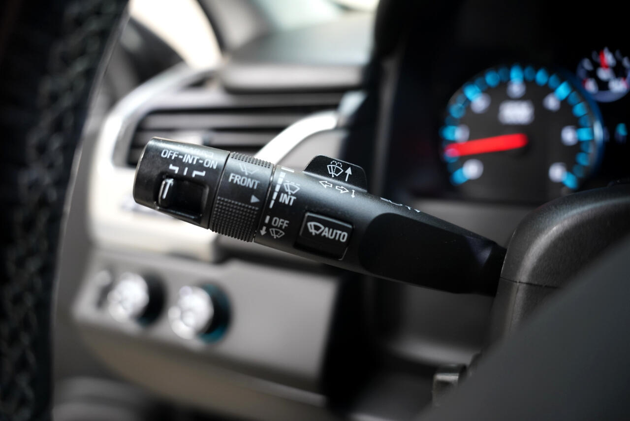 Chevrolet Suburban 4WD 4dr 1500 Premier 2018