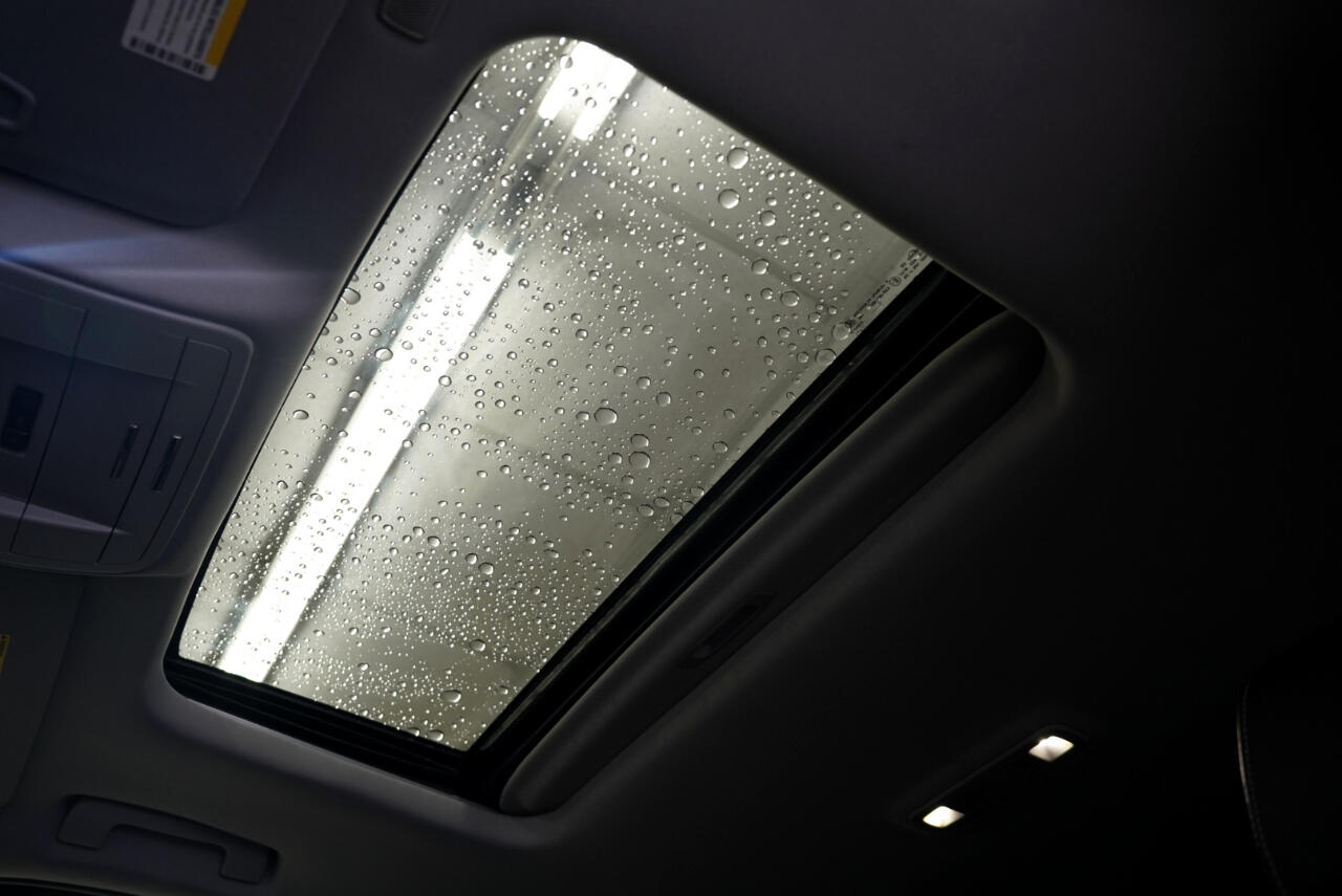 Chevrolet Suburban 4WD 4dr 1500 Premier 2018