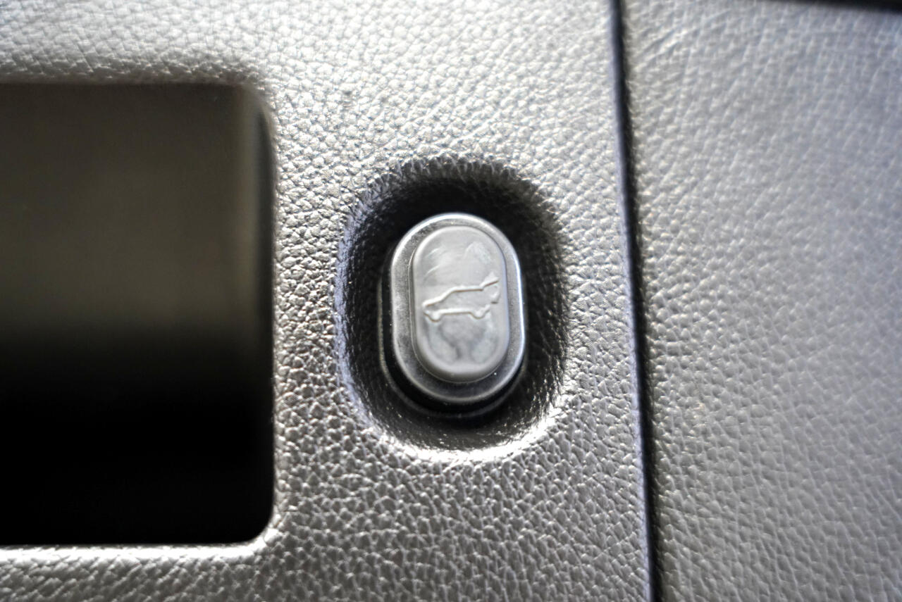 Chevrolet Suburban 4WD 4dr 1500 Premier 2018