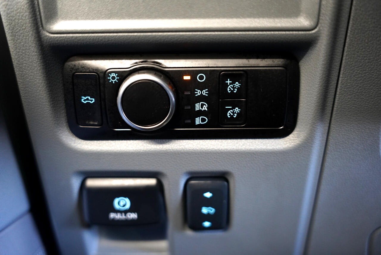 Ford F-150 Lightning Flash 4WD SuperCrew 5.5' Box 2025