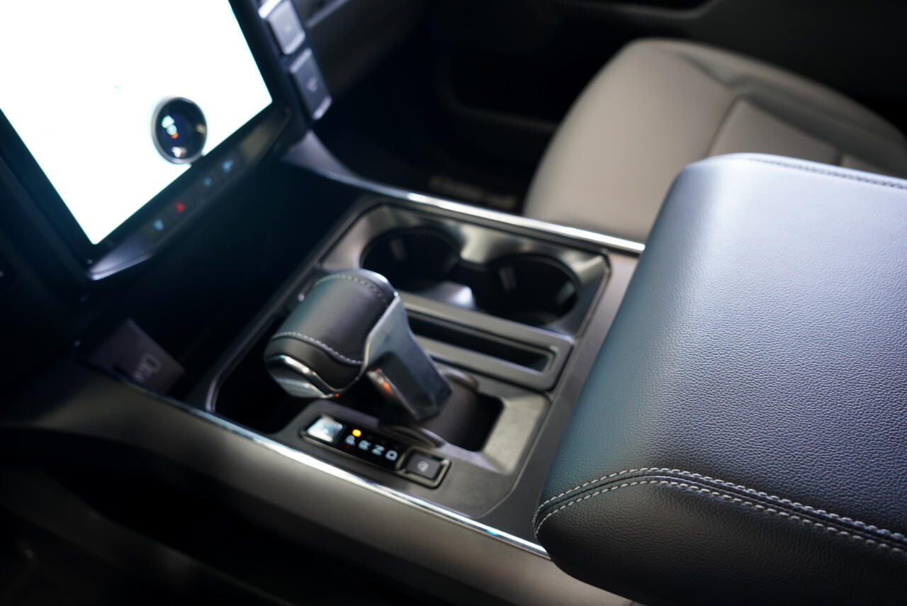 Ford F-150 Lightning Flash 4WD SuperCrew 5.5' Box 2025