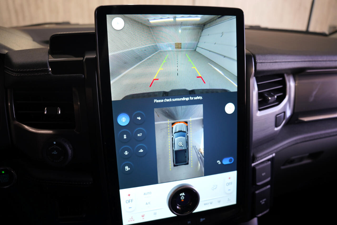 Ford F-150 Lightning Flash 4WD SuperCrew 5.5' Box 2025