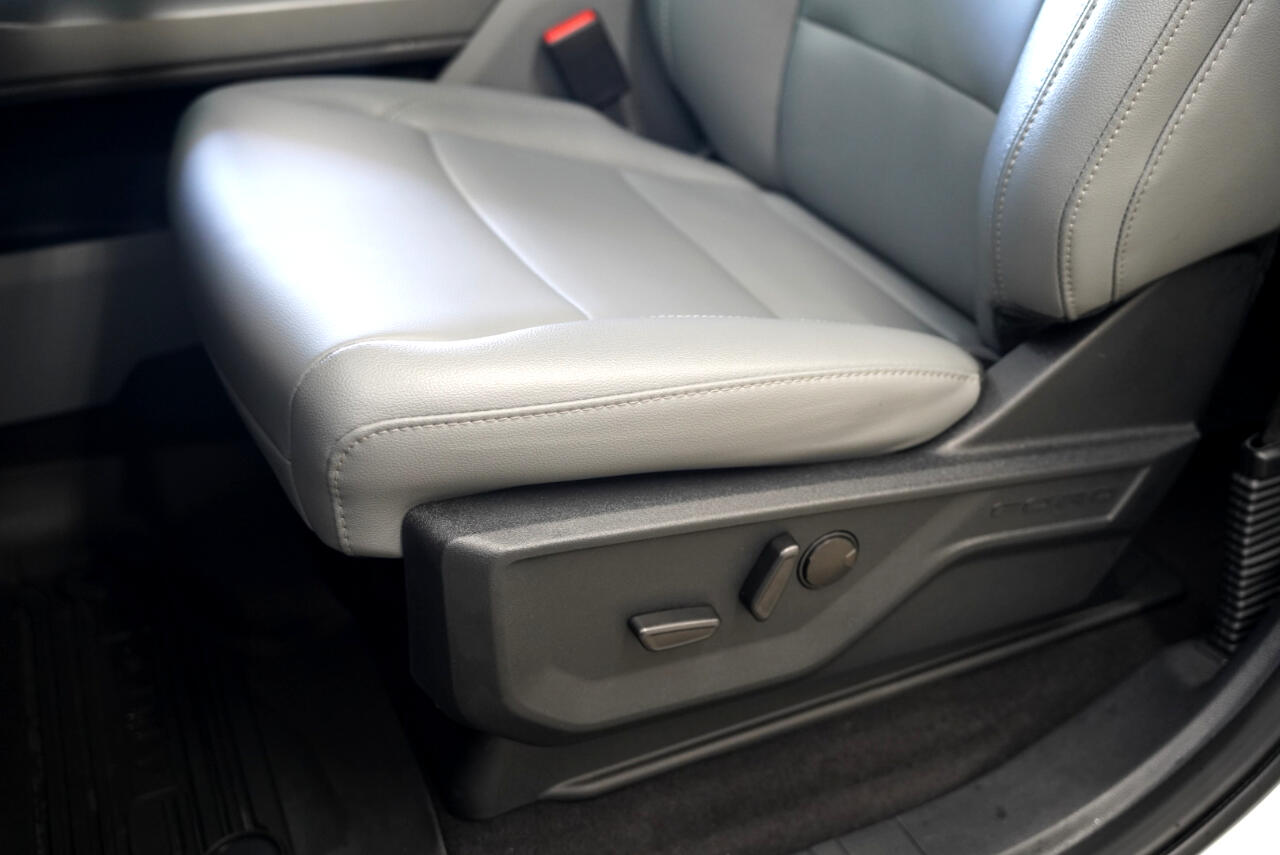 Ford F-150 Lightning Flash 4WD SuperCrew 5.5' Box 2025