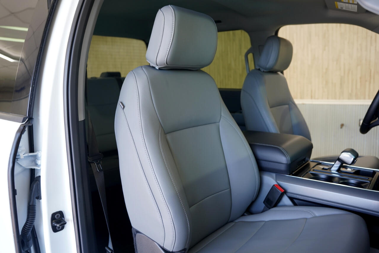 Ford F-150 Lightning Flash 4WD SuperCrew 5.5' Box 2025