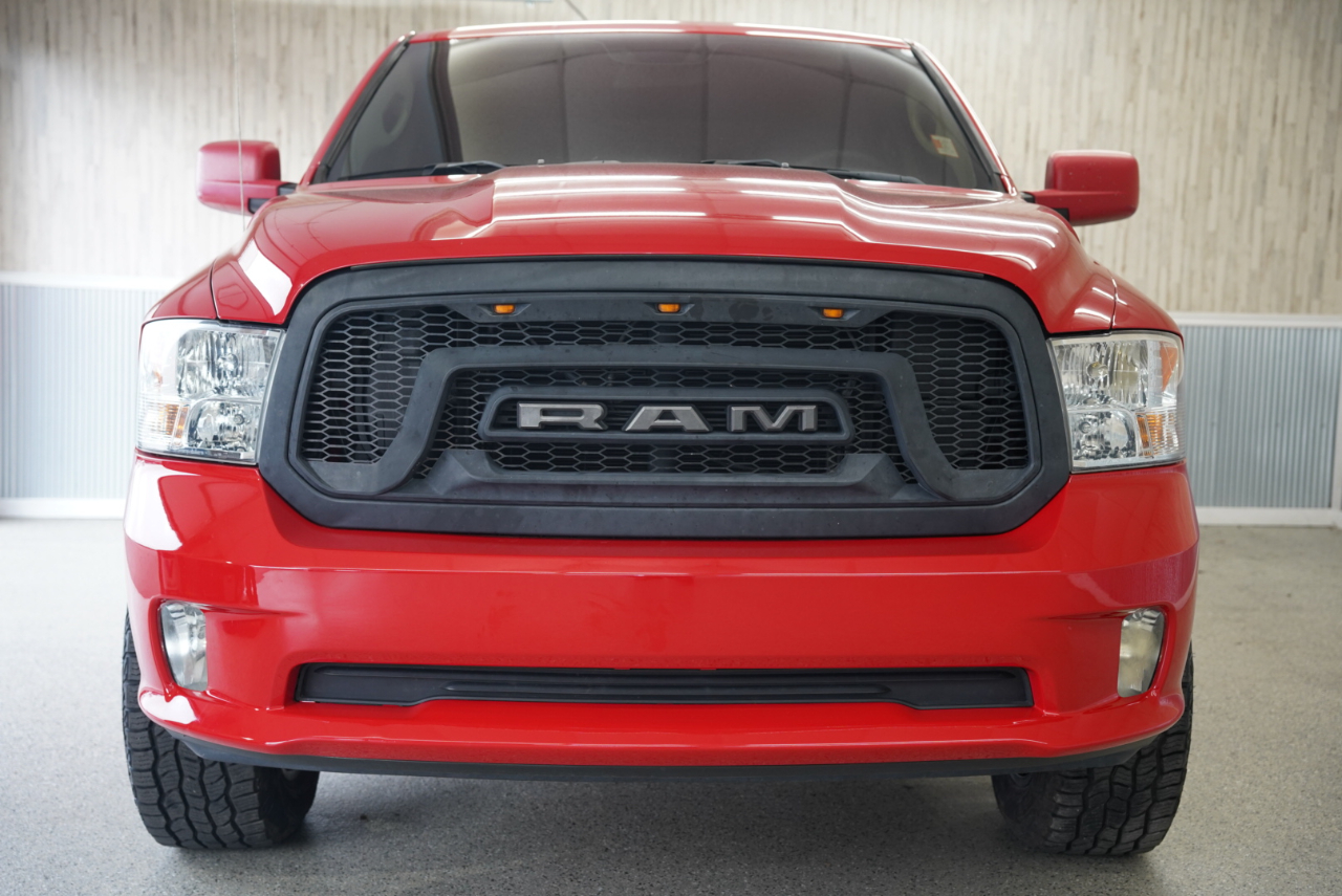 RAM 1500 Classic Express 4x4 Crew Cab 5'7" Box 2019