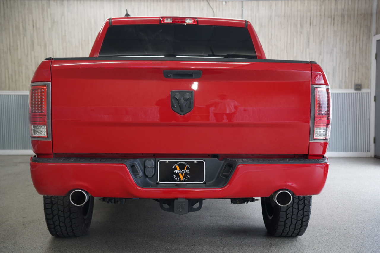 RAM 1500 Classic Express 4x4 Crew Cab 5'7" Box 2019