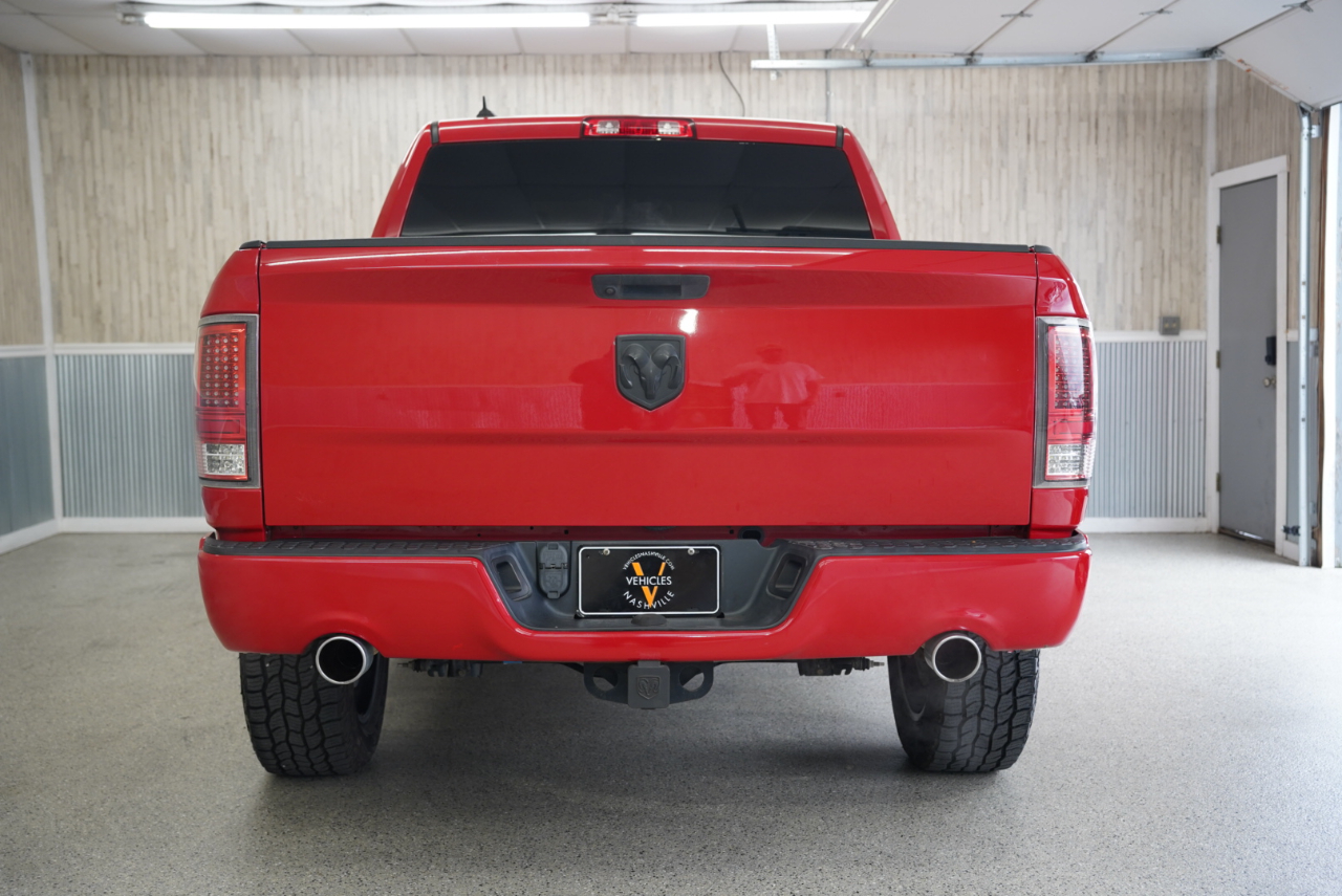 RAM 1500 Classic Express 4x4 Crew Cab 5'7" Box 2019