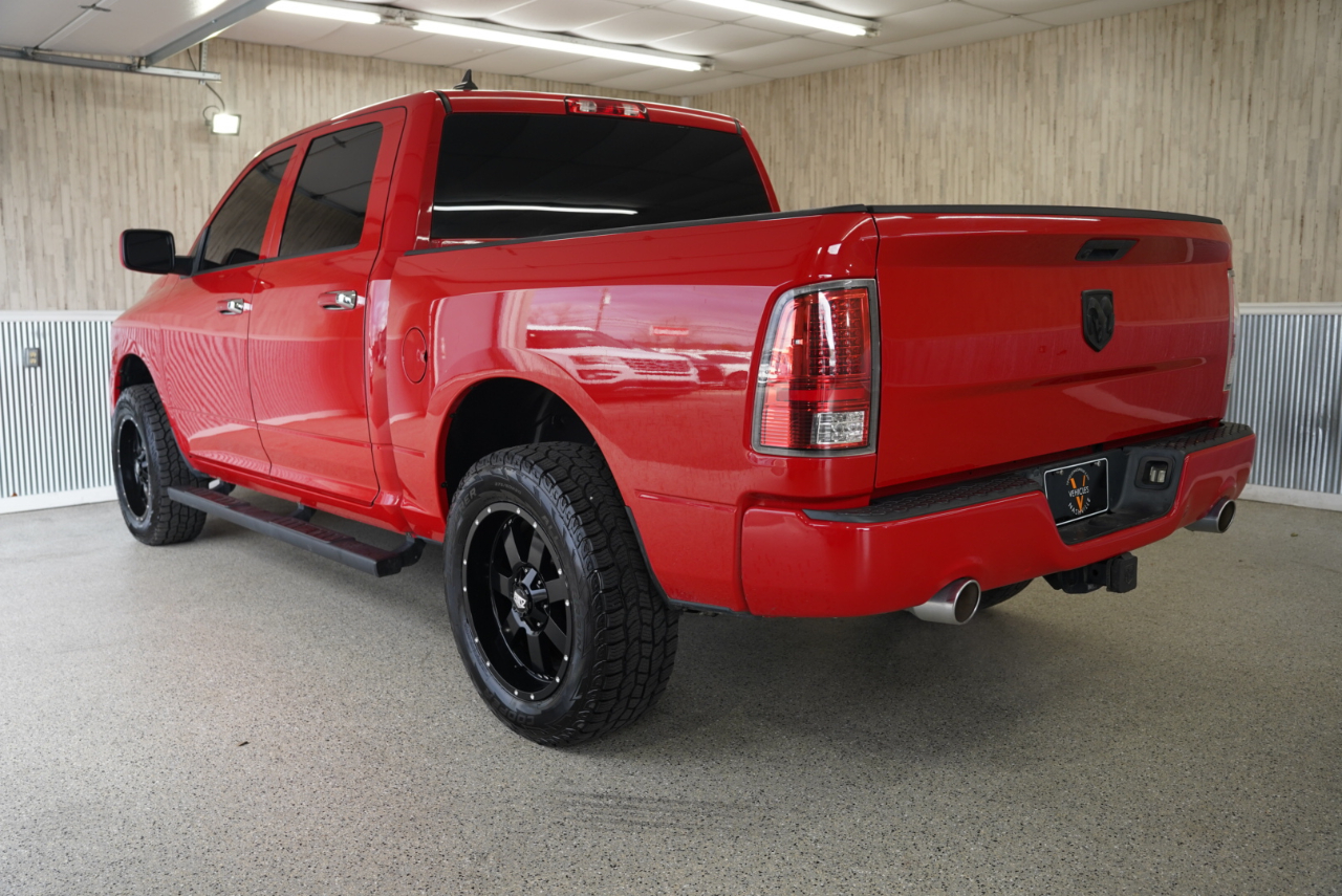 RAM 1500 Classic Express 4x4 Crew Cab 5'7" Box 2019