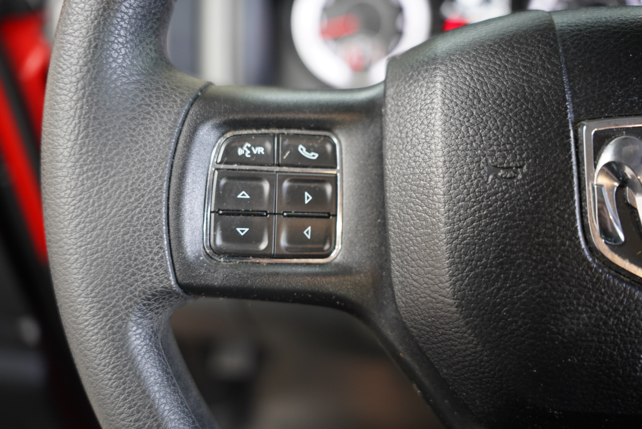 RAM 1500 Classic Express 4x4 Crew Cab 5'7" Box 2019