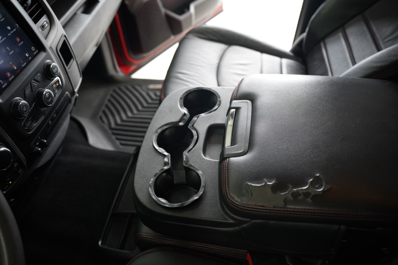 RAM 1500 Classic Express 4x4 Crew Cab 5'7" Box 2019