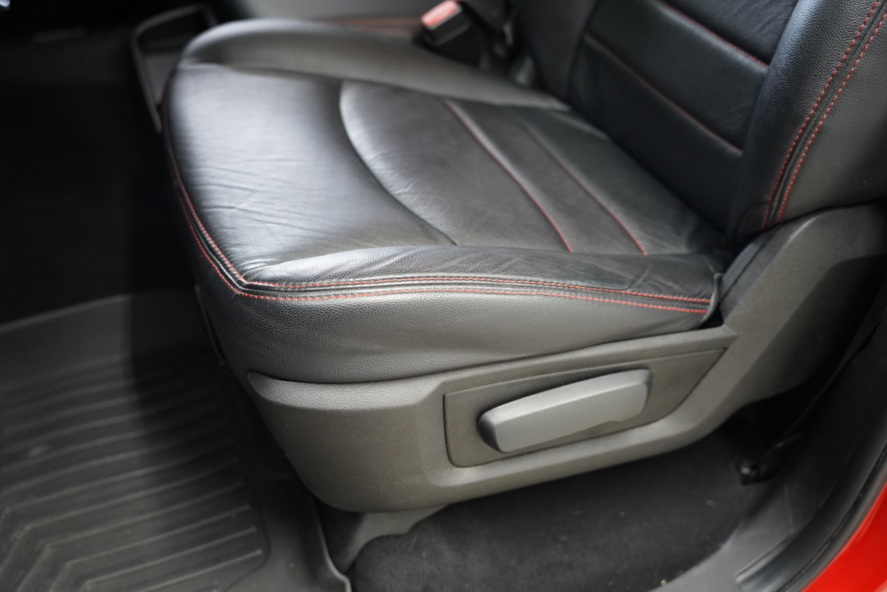 RAM 1500 Classic Express 4x4 Crew Cab 5'7" Box 2019