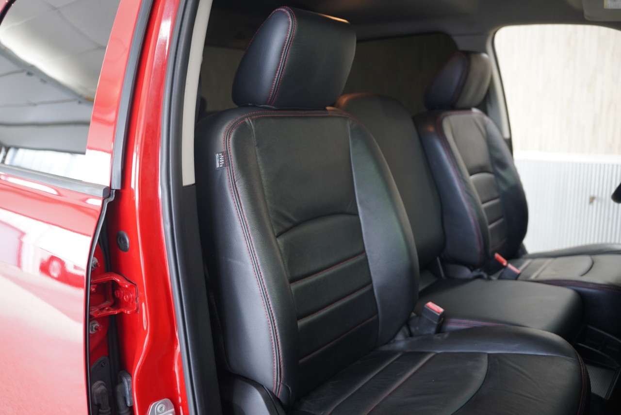 RAM 1500 Classic Express 4x4 Crew Cab 5'7" Box 2019