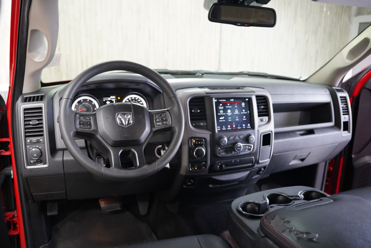 RAM 1500 Classic Express 4x4 Crew Cab 5'7" Box 2019