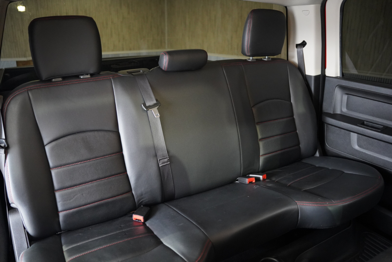 RAM 1500 Classic Express 4x4 Crew Cab 5'7" Box 2019