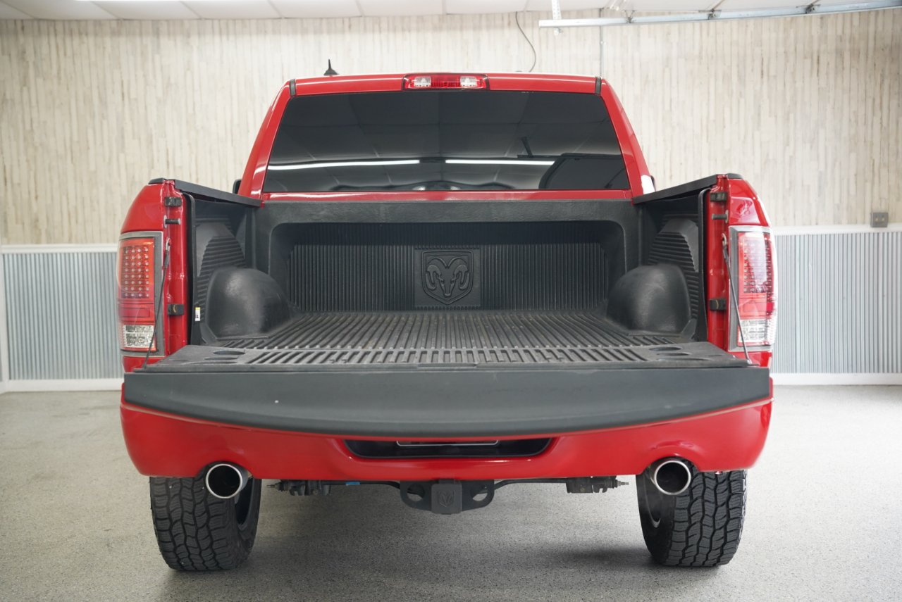 RAM 1500 Classic Express 4x4 Crew Cab 5'7" Box 2019